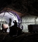 11 горняков заблокированы на угольной шахте в Центральном Китае