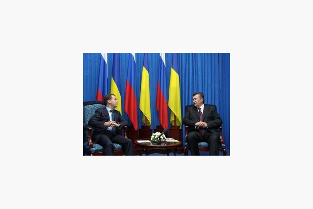 Медведев впервые заявил, что газовые контракты Украины и РФ могут быть пересмотрены