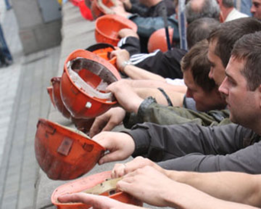 Протесты на Волыни: горняки готовы перекрыть движение по мосту через Западный Буг