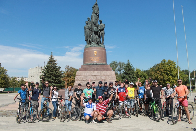 Сотрудники «Краснодонугля» провели велопробег ко Дню шахтера (фото)