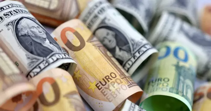 Перед выходными доллар и евро выросли в цене курс валют на 10 мая 2024 года