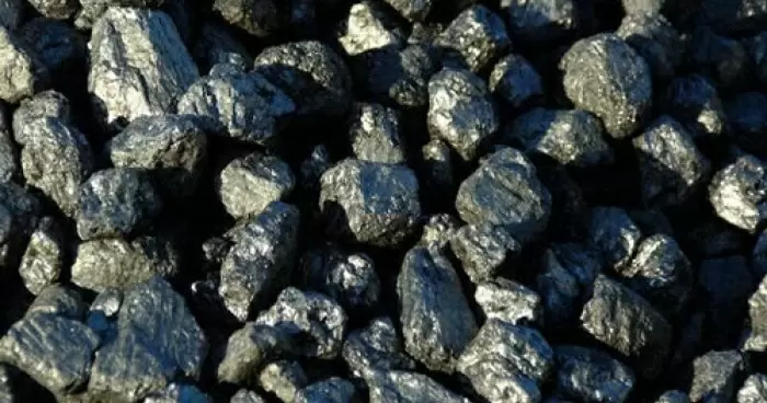 Донецкий шахтер добыл три вагона угля за смену