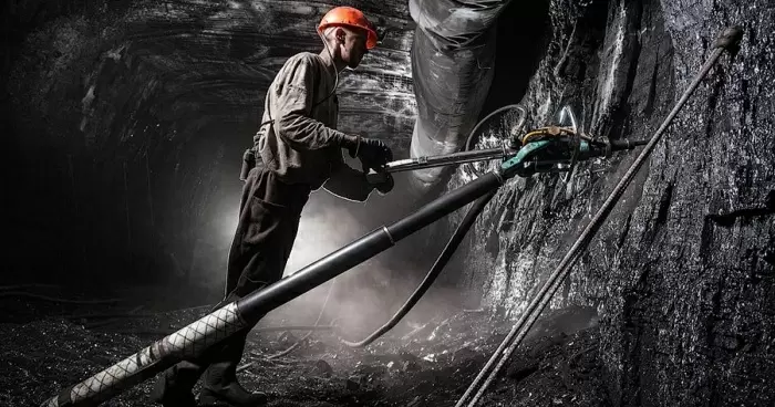 На украинских шахтах в феврале получили травмы 45 горняков