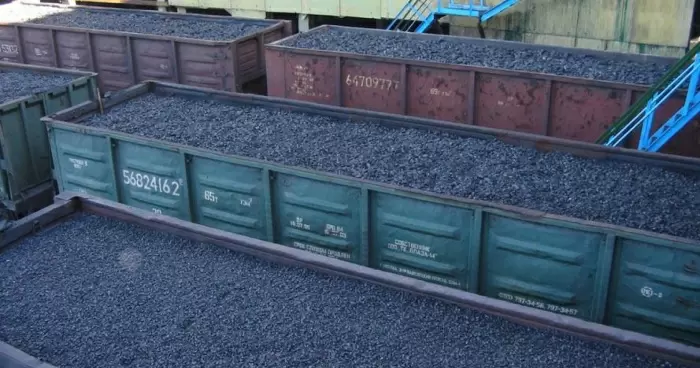 Перевозки угля в зоне АТО на Донбассе возобновились