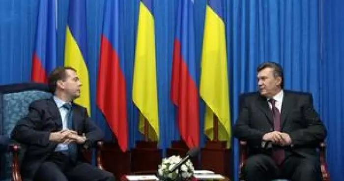 Медведев впервые заявил что газовые контракты Украины и РФ могут быть пересмотрены