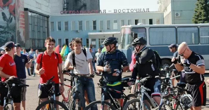 Сотрудники Краснодонугля провели велопробег ко Дню шахтера фото