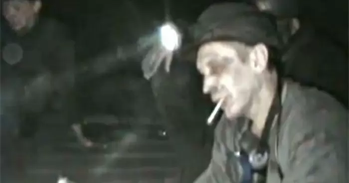 Горняки которые пили и курили в забое добровольно увольняются с шахты