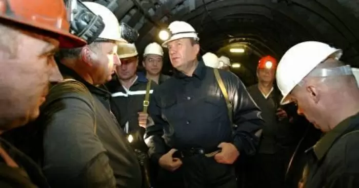 Янукович поставил задачу перед горняками - 85 млн тонн угля в 2012 г
