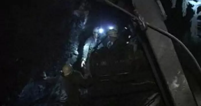 В Якутии приостановлена работа шахты где под обвалом погиб горняк 