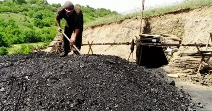 В Луганской области с трех копанок изъяли 32 тонны угля