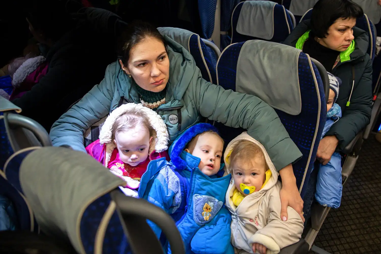Украинцы с детьми могут получить помощь – 3 варианта, куда стоит обратиться