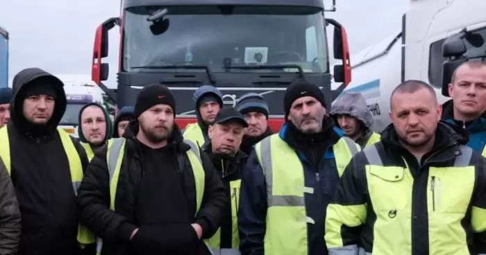 Украинские дальнобойщики объявили голодовку из-за блокады границы с Польшей
