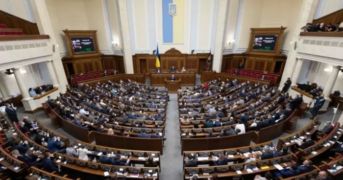 Зарплаты депутатов Верховной Рады Украины увеличены обнародованы новые размеры