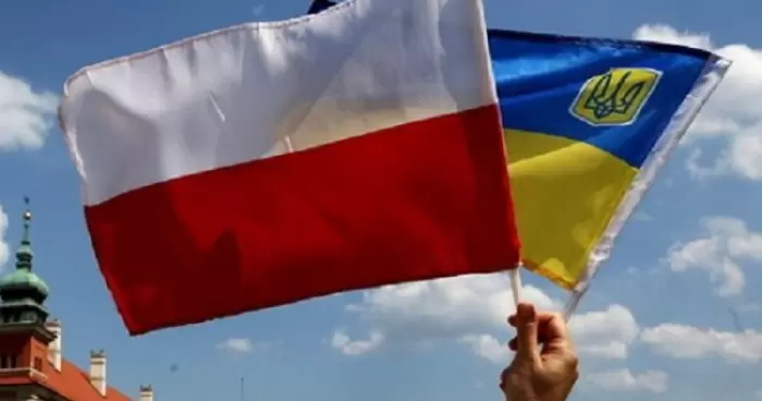 С 1 января в Польше увеличат заработные платы для украинских беженцев без знания языка
