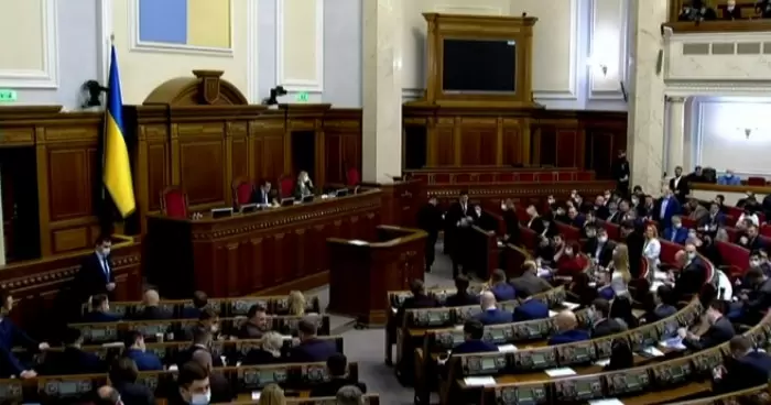 Депутаты приняли решение о повышении своих зарплат на следующий год