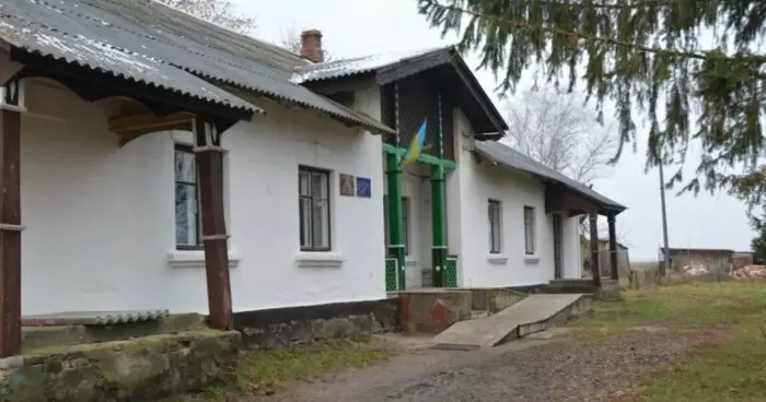Почти все сельские школы в Украине будут закрыты