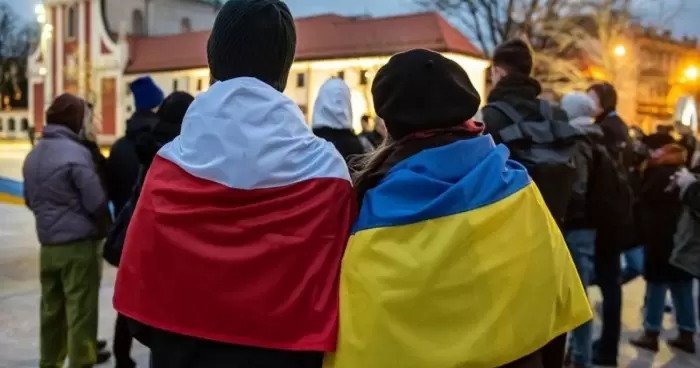 Половина украинцев выразили готовность оставаться в Польше