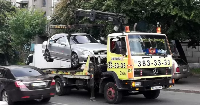 Верховная Рада лишает инспекторов по парковке права эвакуировать автомобили