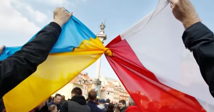 Польша призвала украинских беженцев вернуться на родину
