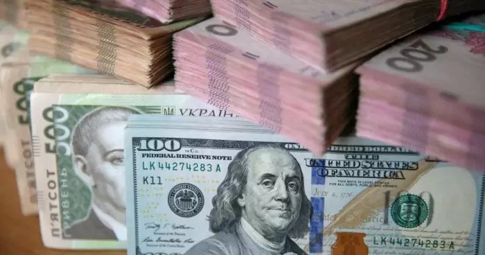 НБУ официально меняет курс гривна снизилась доллар поднялся