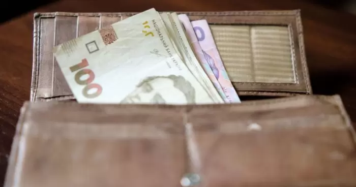 Украинцам грозит низкая пенсия из-за выплаты зарплат в конвертах