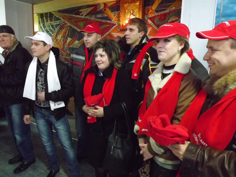 В Краснодоне стартовала волонтерская акция «Десант добрых дел» (фото)