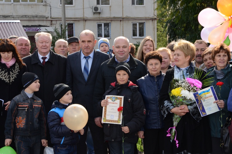 В Краснодоне открыли «Европейский дворик» (фото)